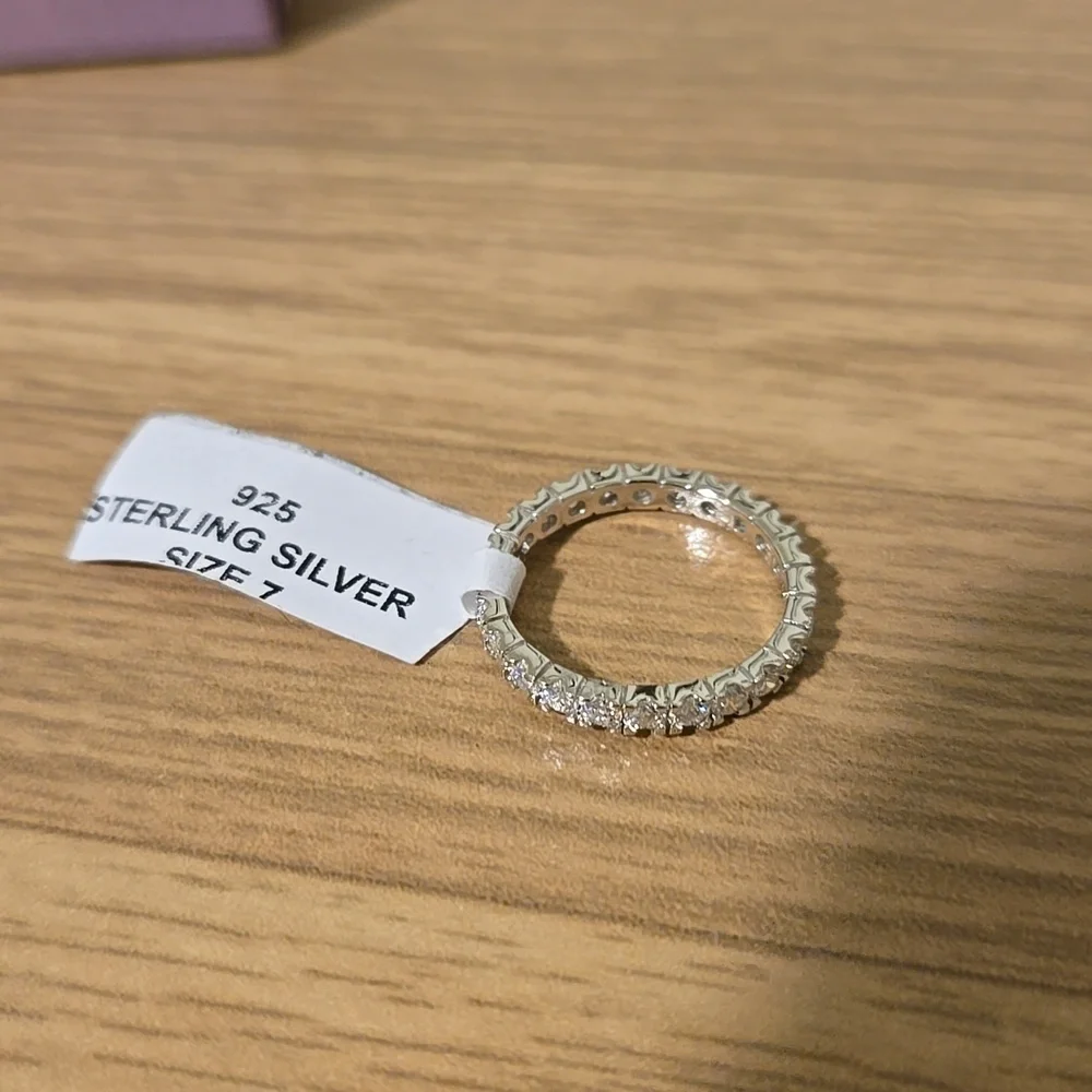 N/A genuine moissanite